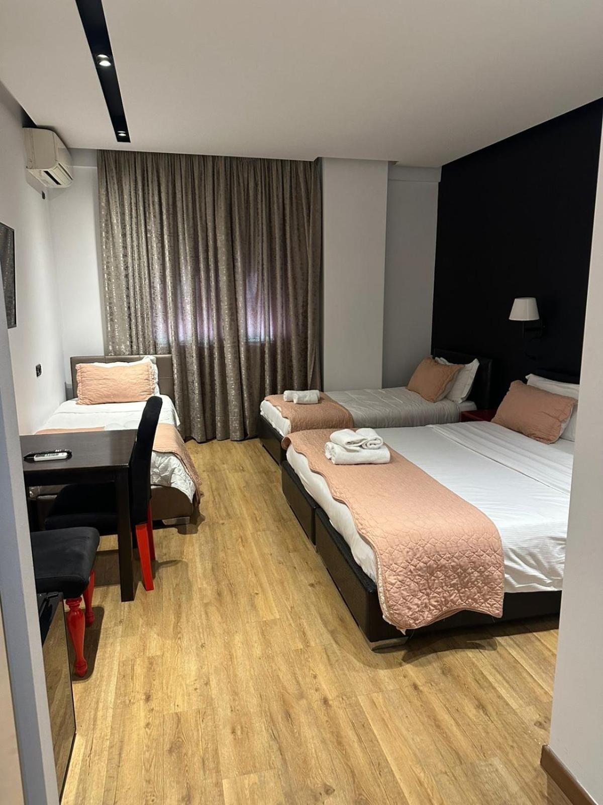 Aurelis Hotel Bërxull